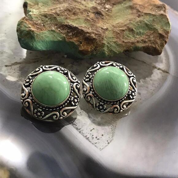 Carolyn Pollack Sterling Silver Round Green Turquoise Decorated ClipOn Earrings - Picture 4 of 10